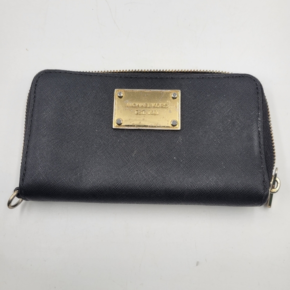 Michael Kors Wallet- Black - Picture 1 of 8